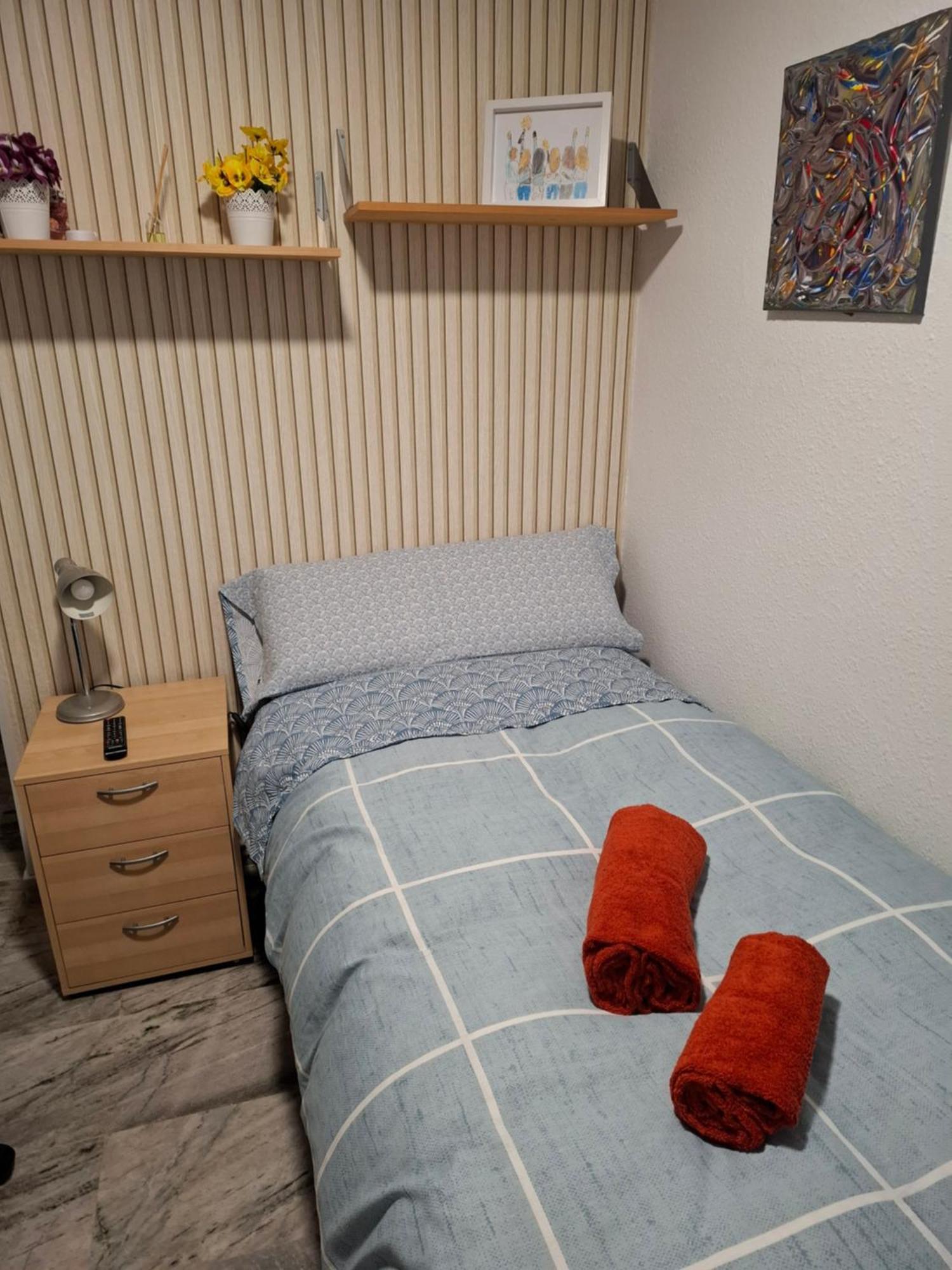 Habitacion Particular Con Bano Privado Sevilla Buitenkant foto